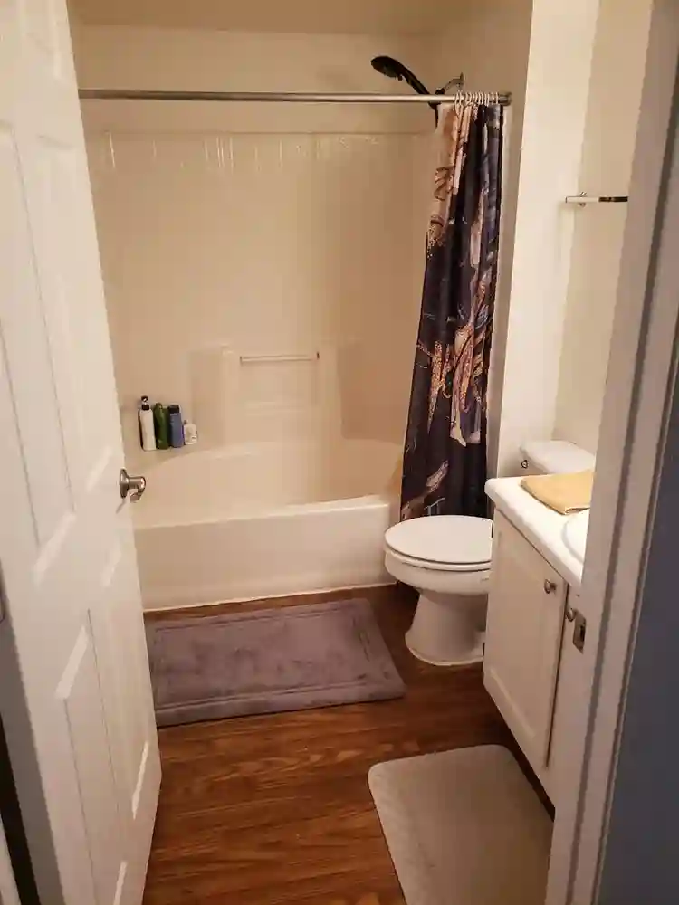 Large bedroom for Rent