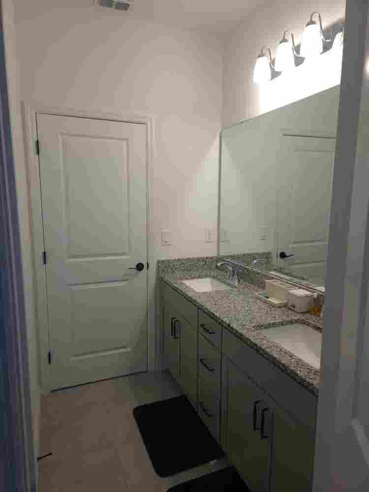 ROOM AVAILABLE IN APOPKA