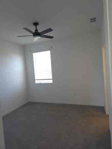ROOM AVAILABLE IN APOPKA