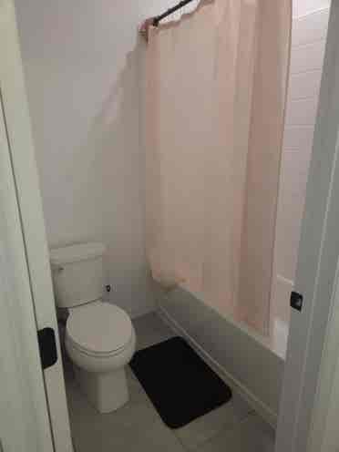 ROOM AVAILABLE IN APOPKA