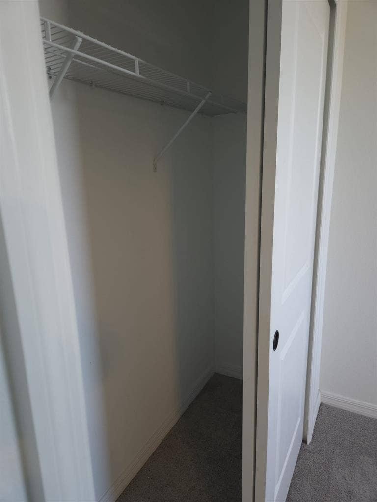 ROOM AVAILABLE IN APOPKA
