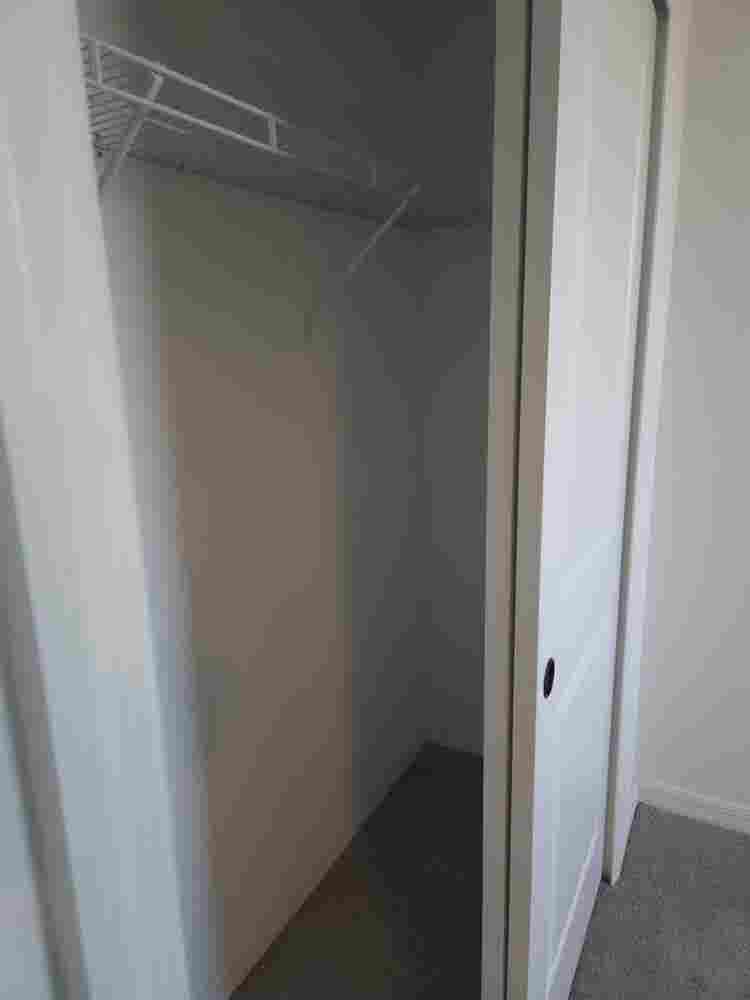 ROOM AVAILABLE IN APOPKA