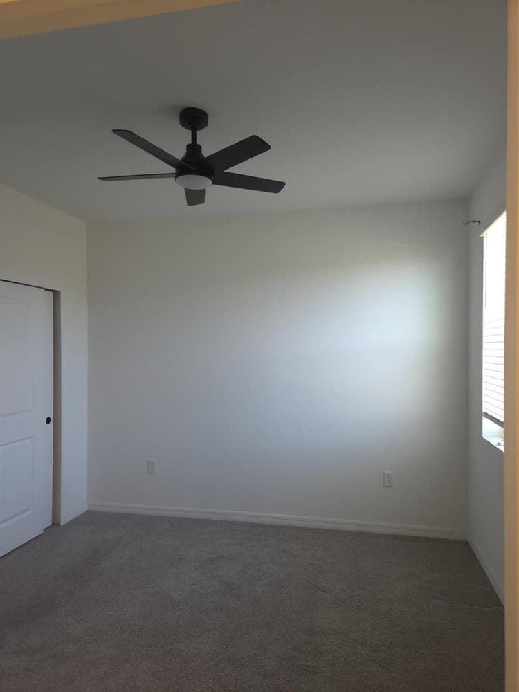 ROOM AVAILABLE IN APOPKA