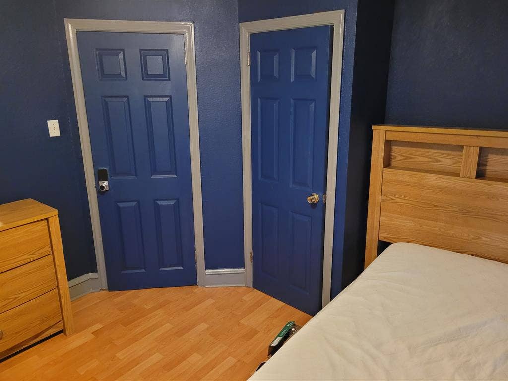 weekly rent Mt.Airy/West Oak ln