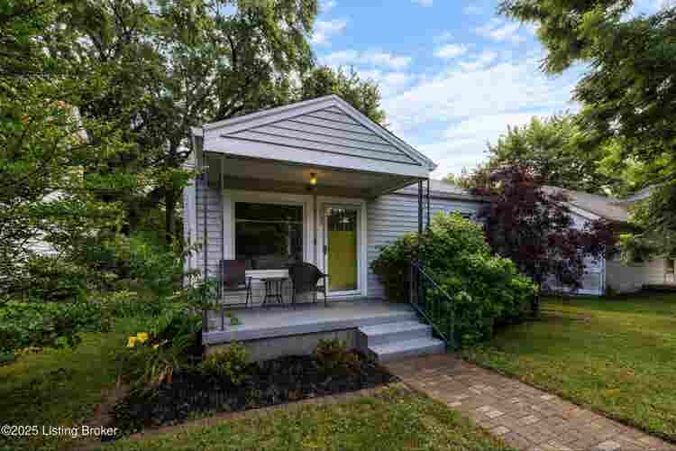 Clean Private Bedroom in Germantown