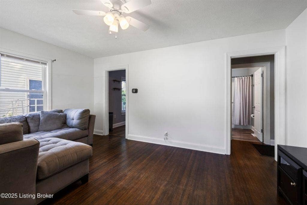 Clean Private Bedroom in Germantown