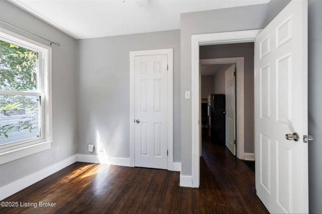Clean Private Bedroom in Germantown