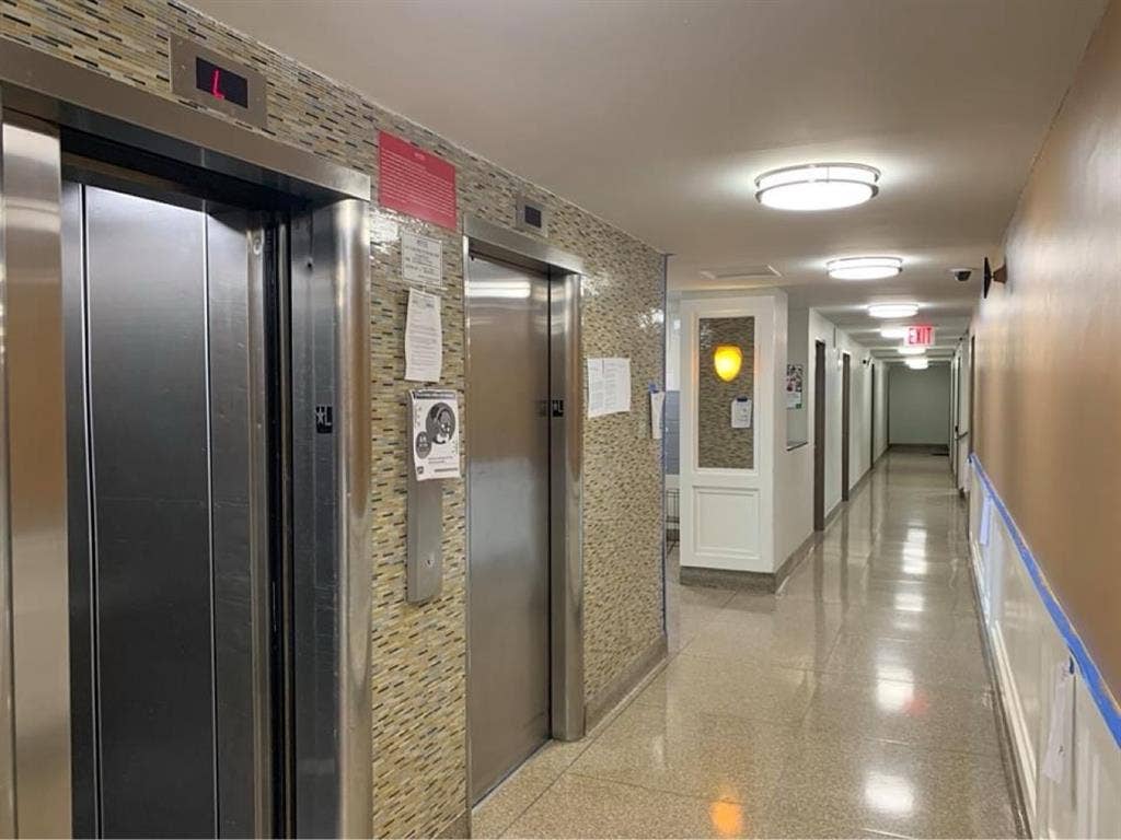Condo Rm for rent utll. Incl.