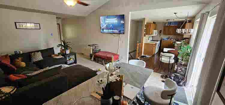 Room in Rockford, MI