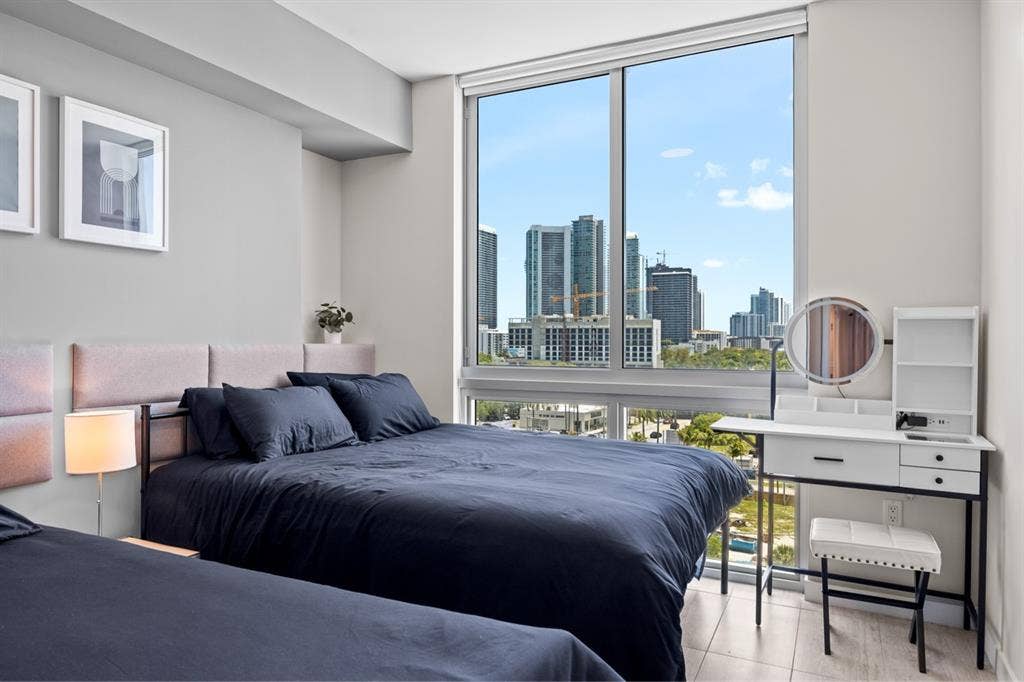 Room 4 Rent - Miami Design