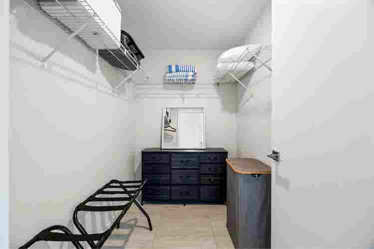Room 4 Rent - Miami Design