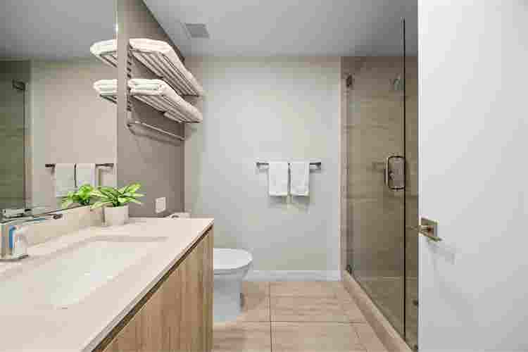 Room 4 Rent - Miami Design