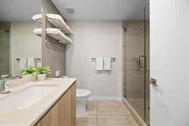 Room 4 Rent - Miami Design