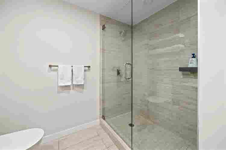 Room 4 Rent - Miami Design
