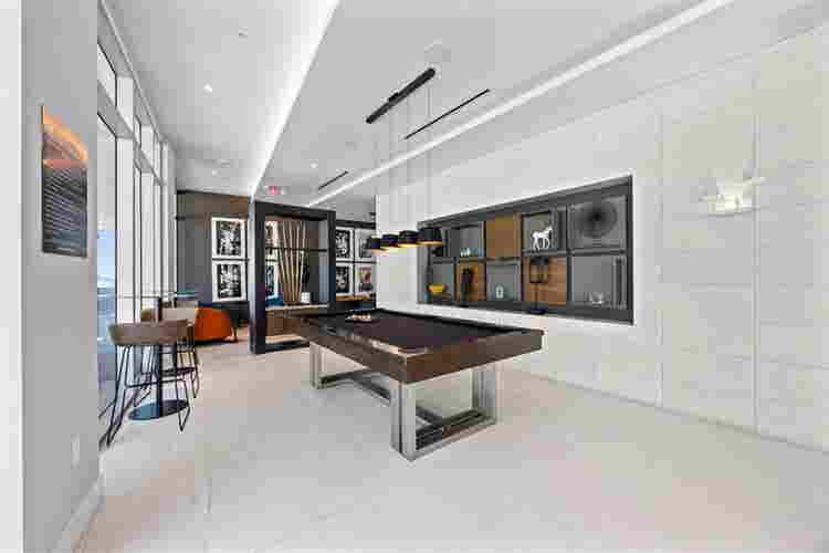 Room 4 Rent - Miami Design