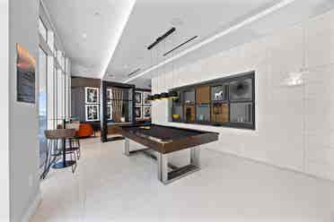 Room 4 Rent - Miami Design