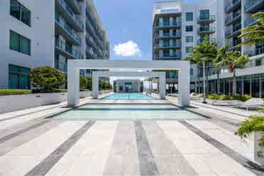 Room 4 Rent - Miami Design