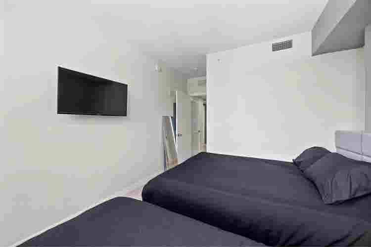 Room 4 Rent - Miami Design