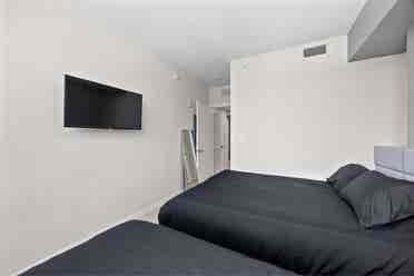 Room 4 Rent - Miami Design