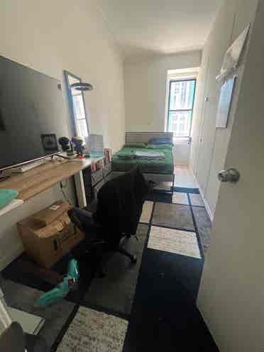 ✨ Spacious Room in Midtown South ✨