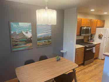 Private room in 3 bedroom townhouse