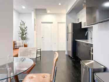 Vanderbilt Ave –