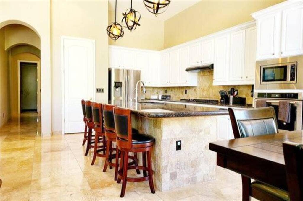 King Size Suite Available!