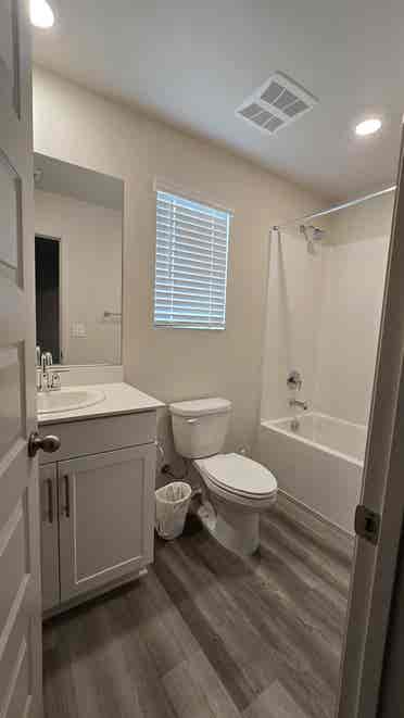 2 Rooms for Rent