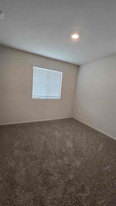 2 Rooms for Rent