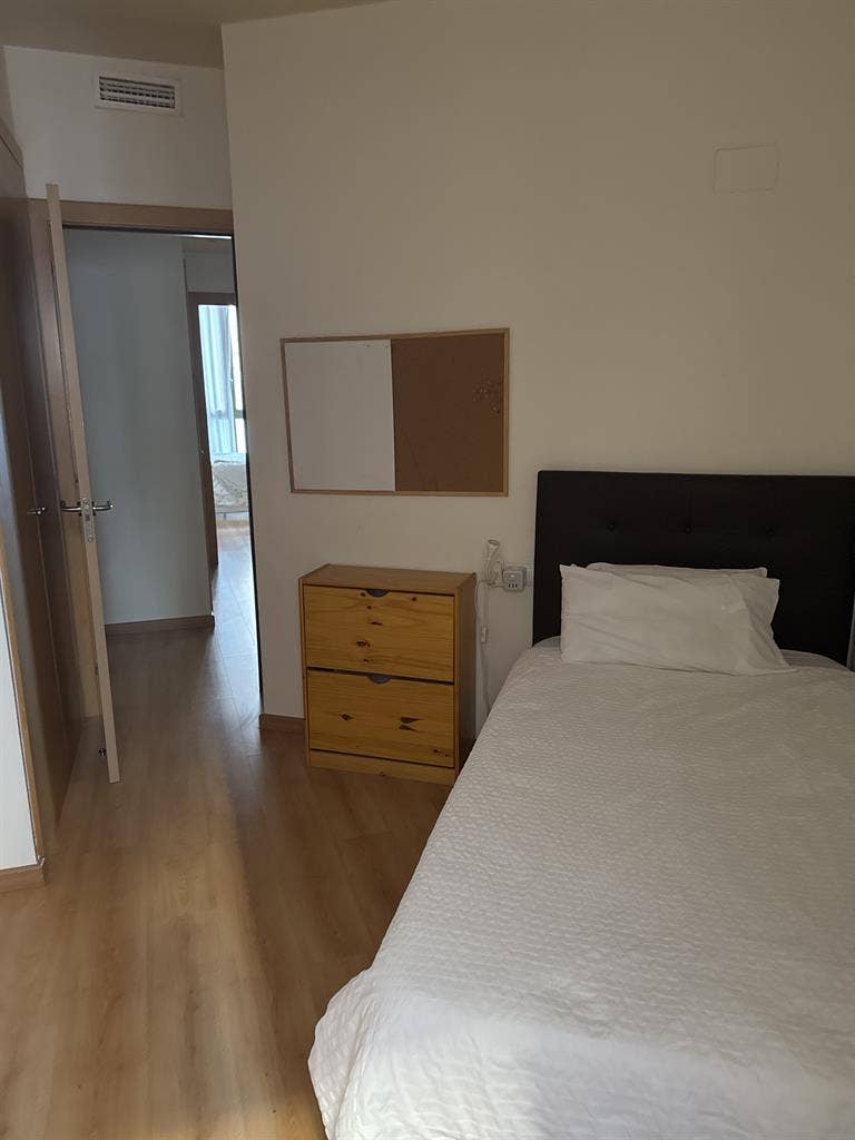 Habitación fresca, muy bien ubicada