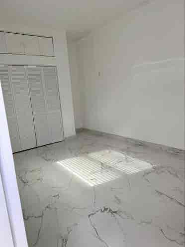 Studio private entrance for one ork
