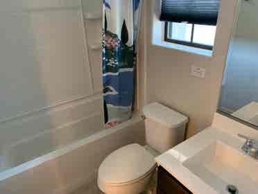 3 rooms in town home ()