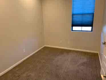 3 rooms in town home ()
