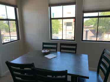 3 rooms in town home ()