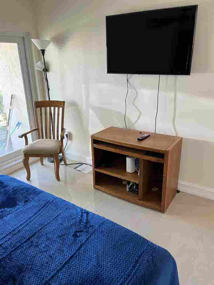 Large Room, Private Entrance,