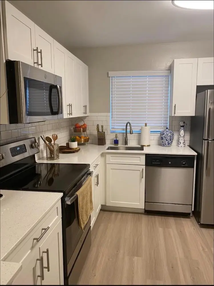 Roommate Needed - Pembroke Pines