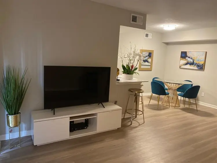 Roommate Needed - Pembroke Pines