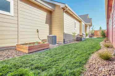 Roomie Hazelwood Village (SW Boise)