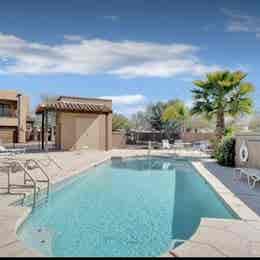 Roomie Hazelwood Village (SW Boise)