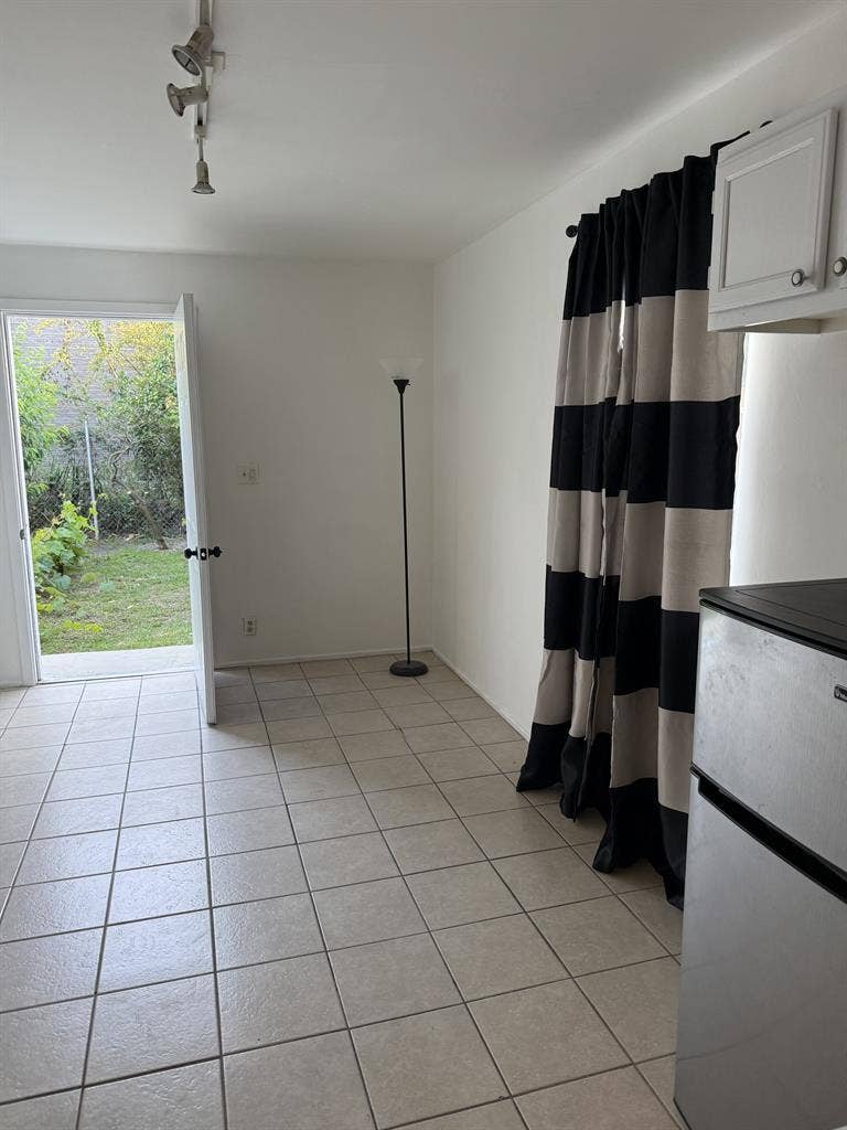 Guest House Private Entrance