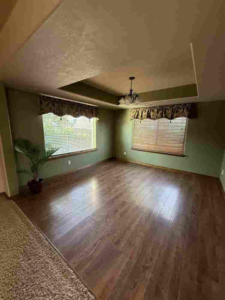 4 bedroom house with 3 bathrooms