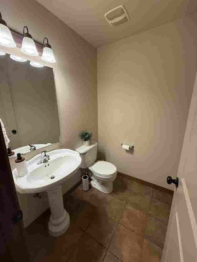 4 bedroom house with 3 bathrooms