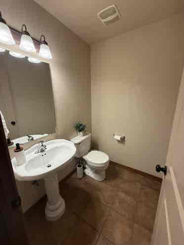 4 bedroom house with 3 bathrooms