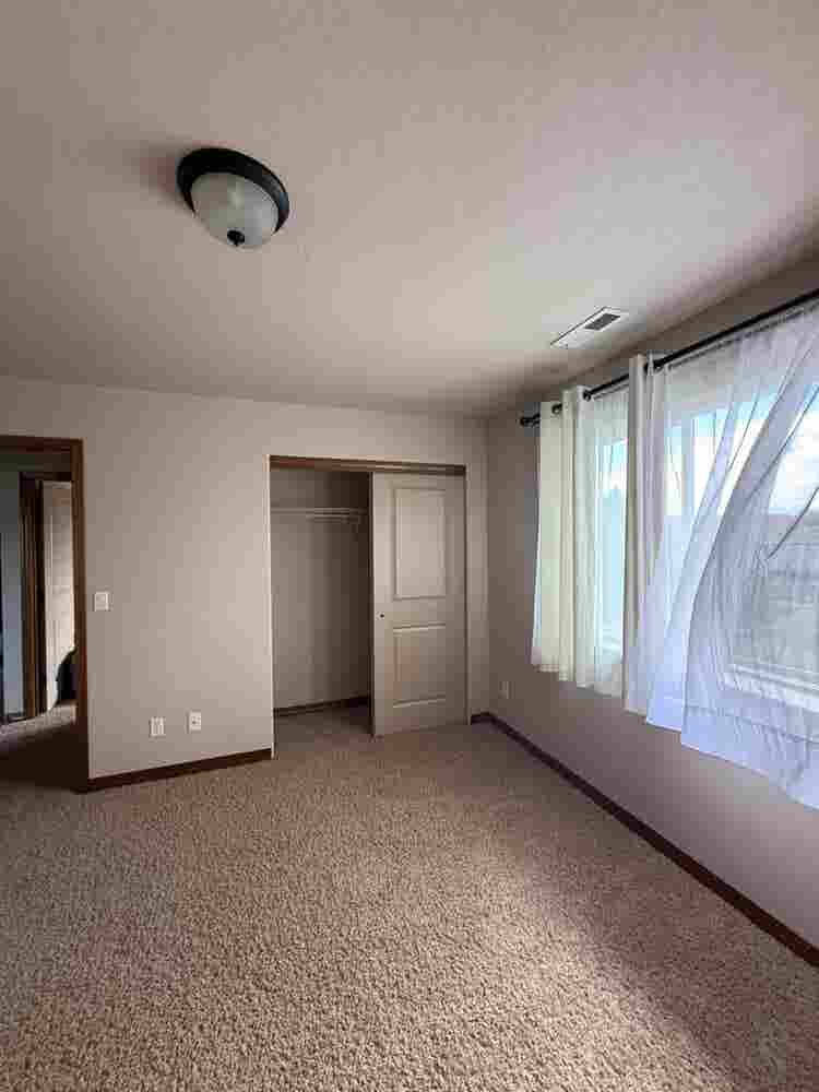 4 bedroom house with 3 bathrooms