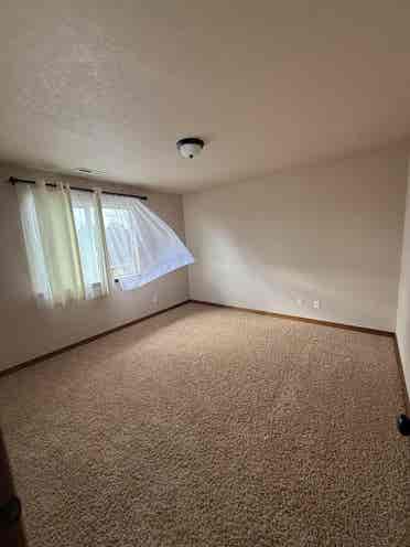 4 bedroom house with 3 bathrooms