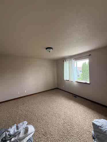 4 bedroom house with 3 bathrooms
