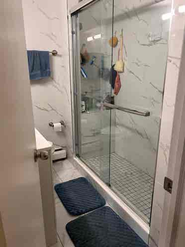Furnished room in Beiarwood- Queens