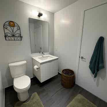 BATH in a Bed 2 Bath Condo