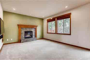 2 rooms available in Kenmore house