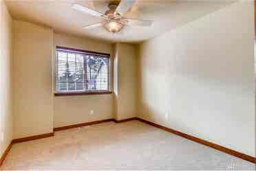 2 rooms available in Kenmore house
